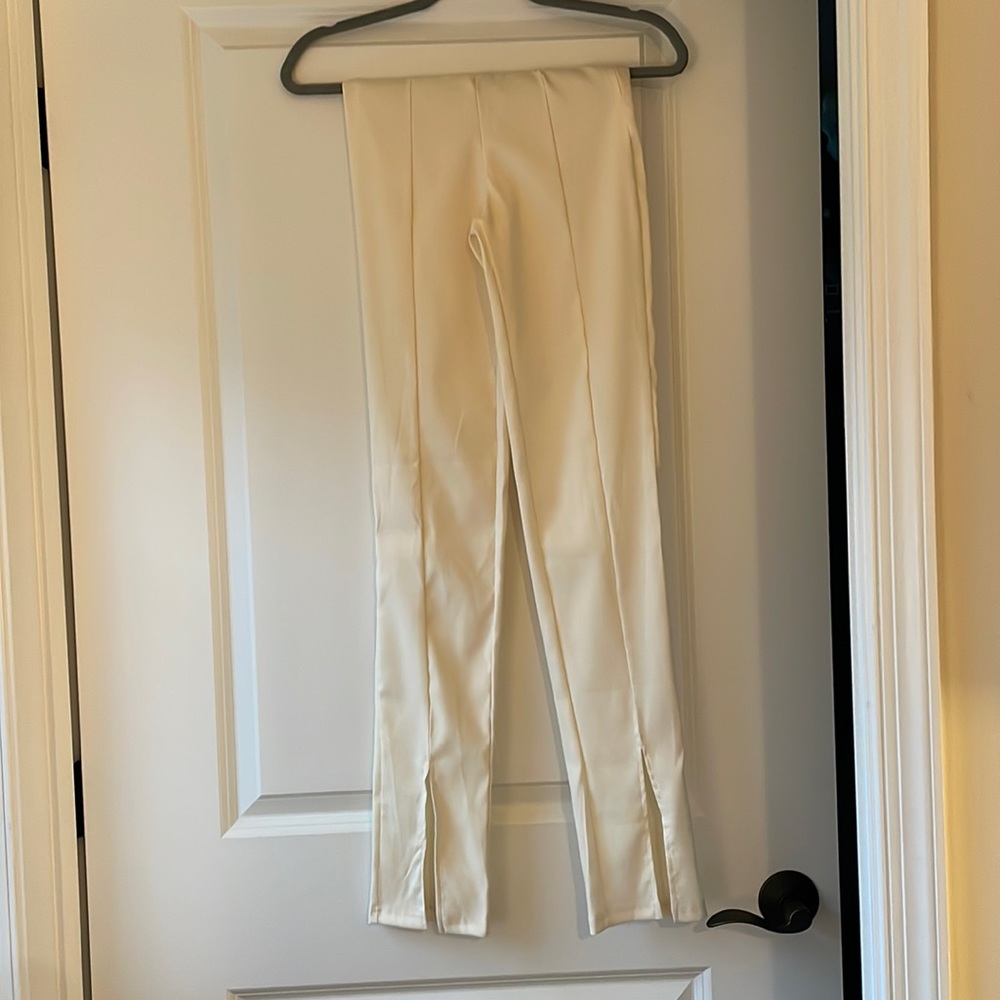 Missguided cream pants NWT